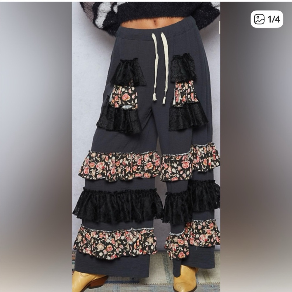 New POL wide leg, double gauze with print and lace ruffle, raw edge. Lg